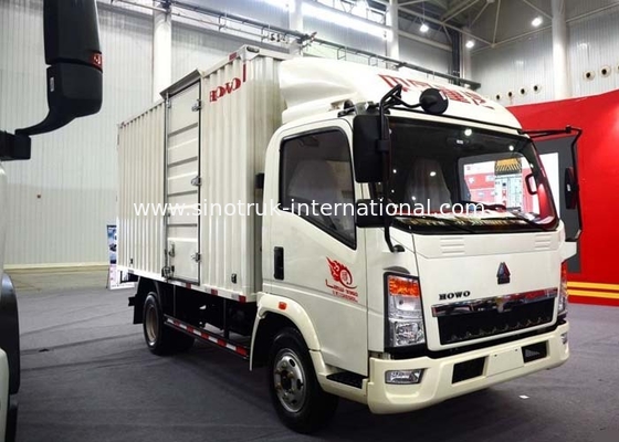 Light Duty Commercial Trucks / Delivery 17 Foot Box Truck With Low Fuel Consumption