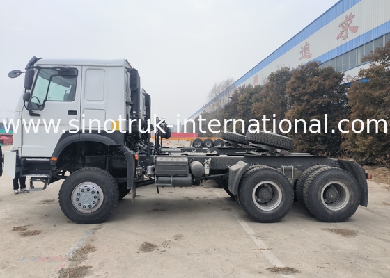 Sinotruk Howo Traktor Truck Rhd All Wheel Drive 6 × 6 Weichai 400 KM Biały