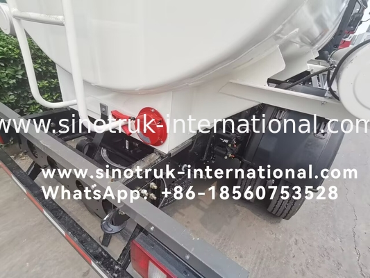 SINOTRUK HOWO 4X2 Transport Tanker oleju SINOTRUK HOWO 5-6CBM