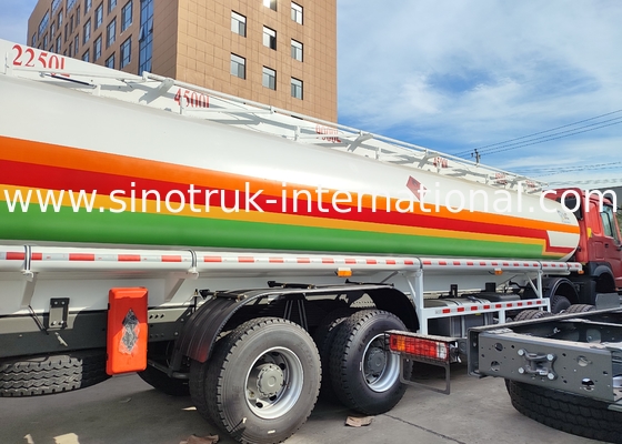 SINOTRUK HOWO Czerwony 380KW 8×4 12 kołowy ciężarówka z czołgami oleju o dużej pojemności