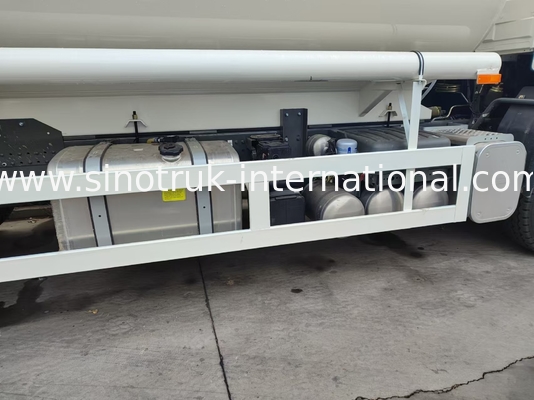 HOWO 25CBM 6*4 Cisterna naftowa 380KM Silna moc bieła