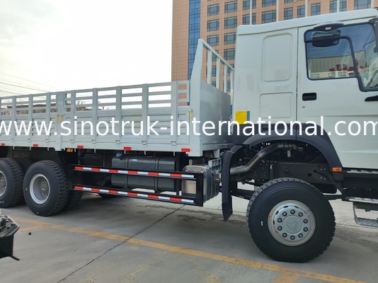 Howo Full Drive Cargo Box Truck 400 KM 4 osi