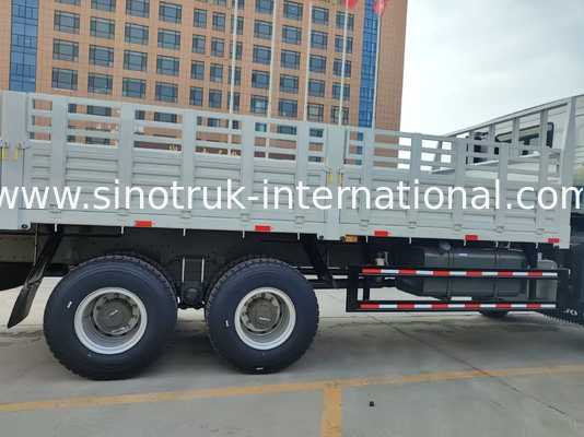 Howo Full Drive Cargo Box Truck 400 KM 4 osi