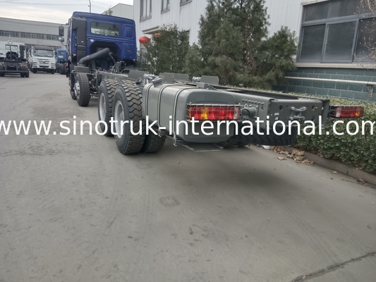 SINOTRUK HOWO Samochód z zbiornikami ropy naftowej podwozie 400KM 8X4 LHD 50 ton 40CBM