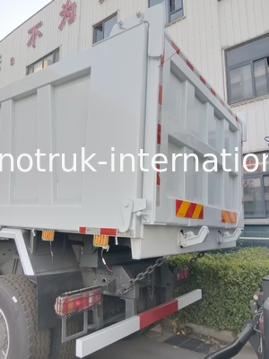 2 pasażerowie Sinotruk Hohan Tipper Dump Truck Weichai Silnik 6 × 4 LHD 380HP Z typem skrzyni biegów ręcznych