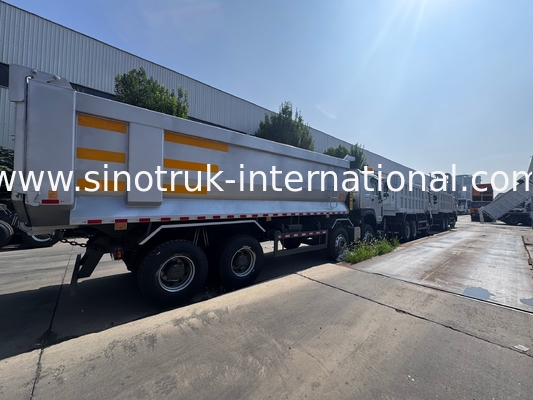 SINOTRUK HOWO 371HP 8X4 Kierownicza Wykonawczość Stara przednia strona wojskowa zderzak dla obszarów górniczych Dwa światła ostrzegawcze pojemnik typu U
