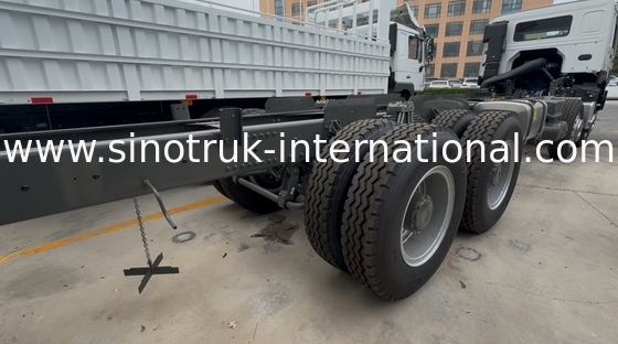 Ciężarówka Sinotruk HOWO 8X4 400KM 12 kół Kabina z 'duchem'
