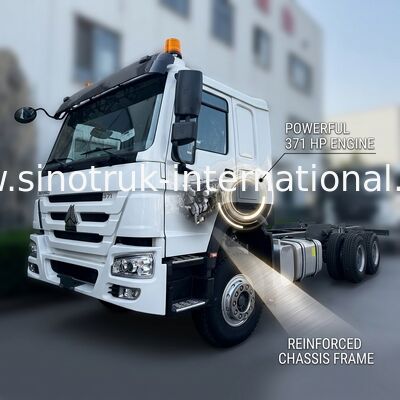 SINOTRUK HOWO Podwozie ciężarówki SINOTRUK Silnik 371HP 6 × 4 RHD Z światłem ostrzegawczym Zastosowany w ciężarówkach z ładunkiem ciężarówki z wodą