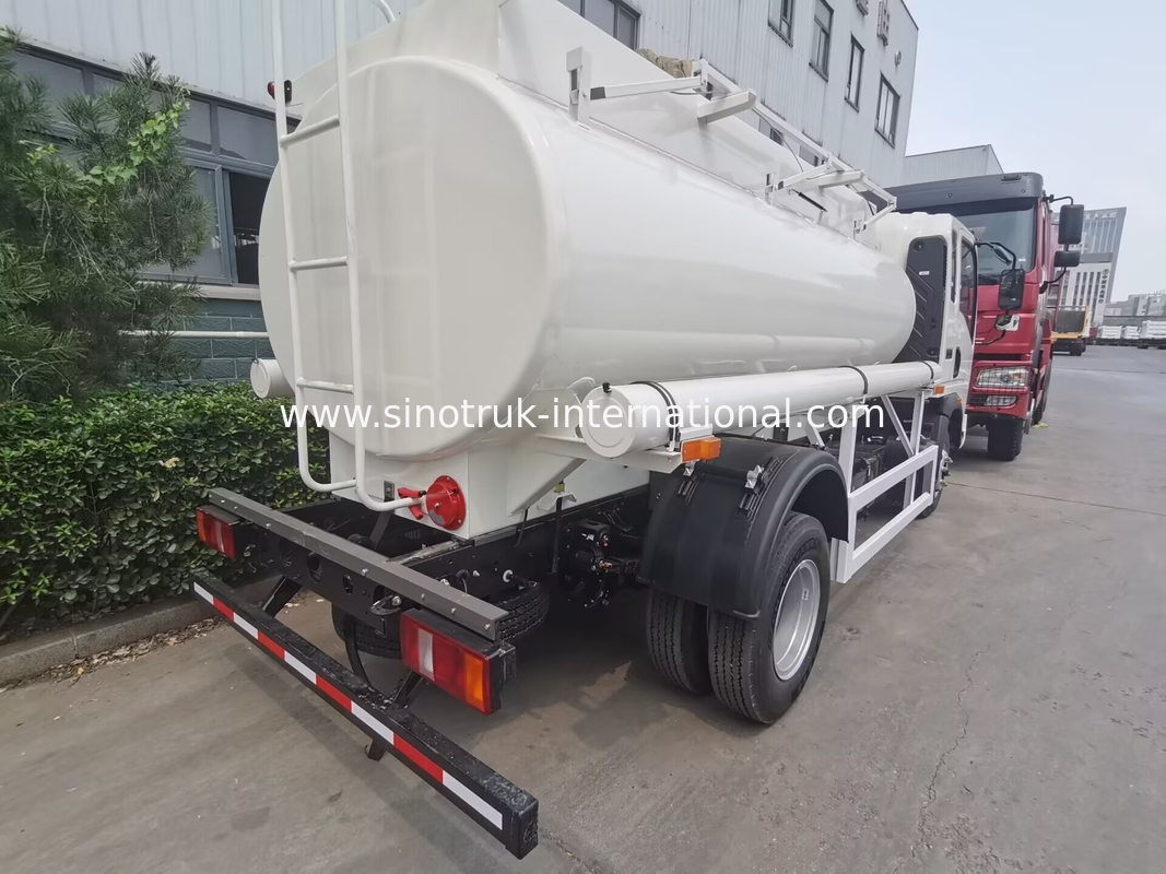 SINOTRUK HOWO 4X2 6 kół Samochód z zbiornikiem oleju 5-6CBM